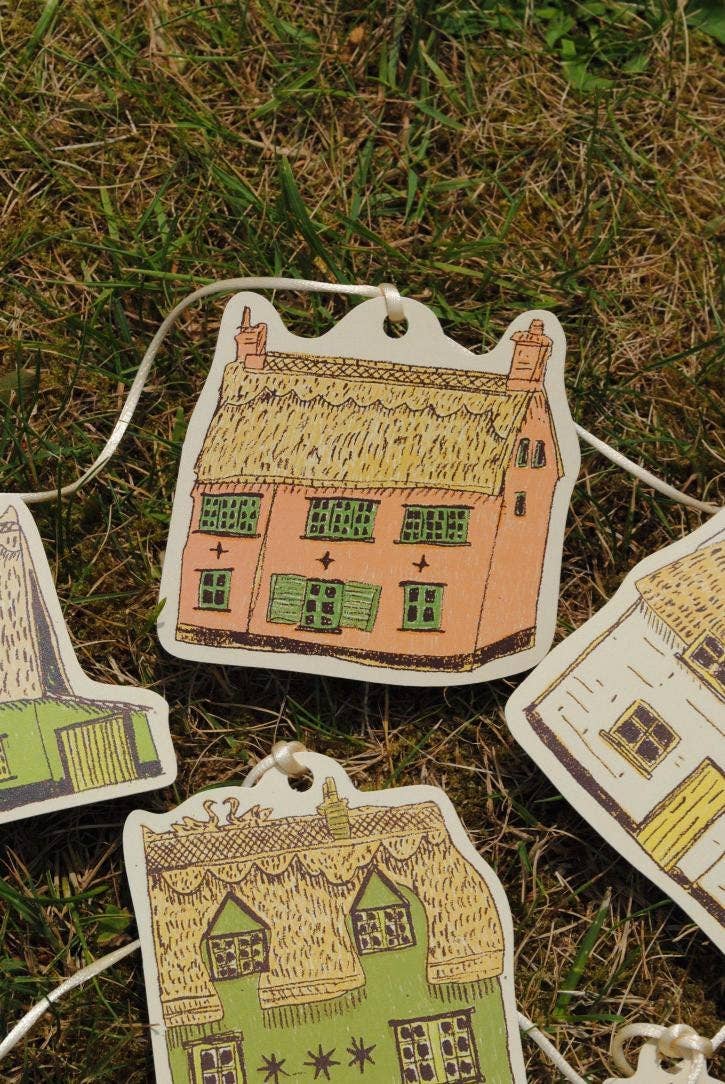 Illustrated Paper Garland -Thatched Cottage