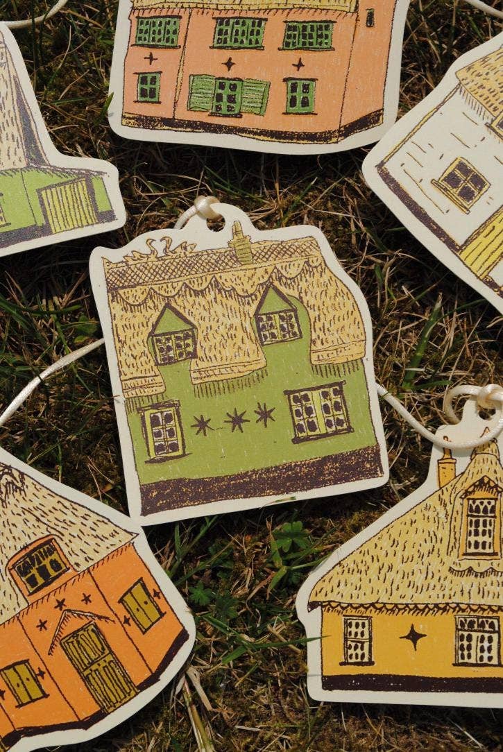 Illustrated Paper Garland -Thatched Cottage