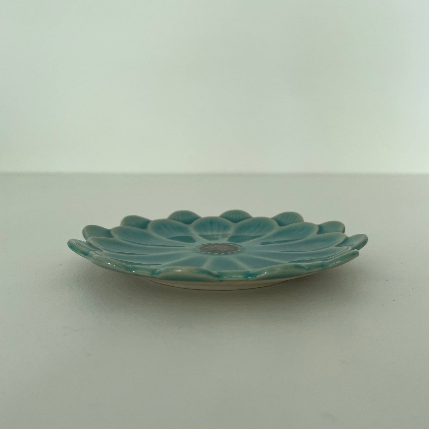 4.5" Handmade small ceramic Japanese daisy flower plate: Mustard