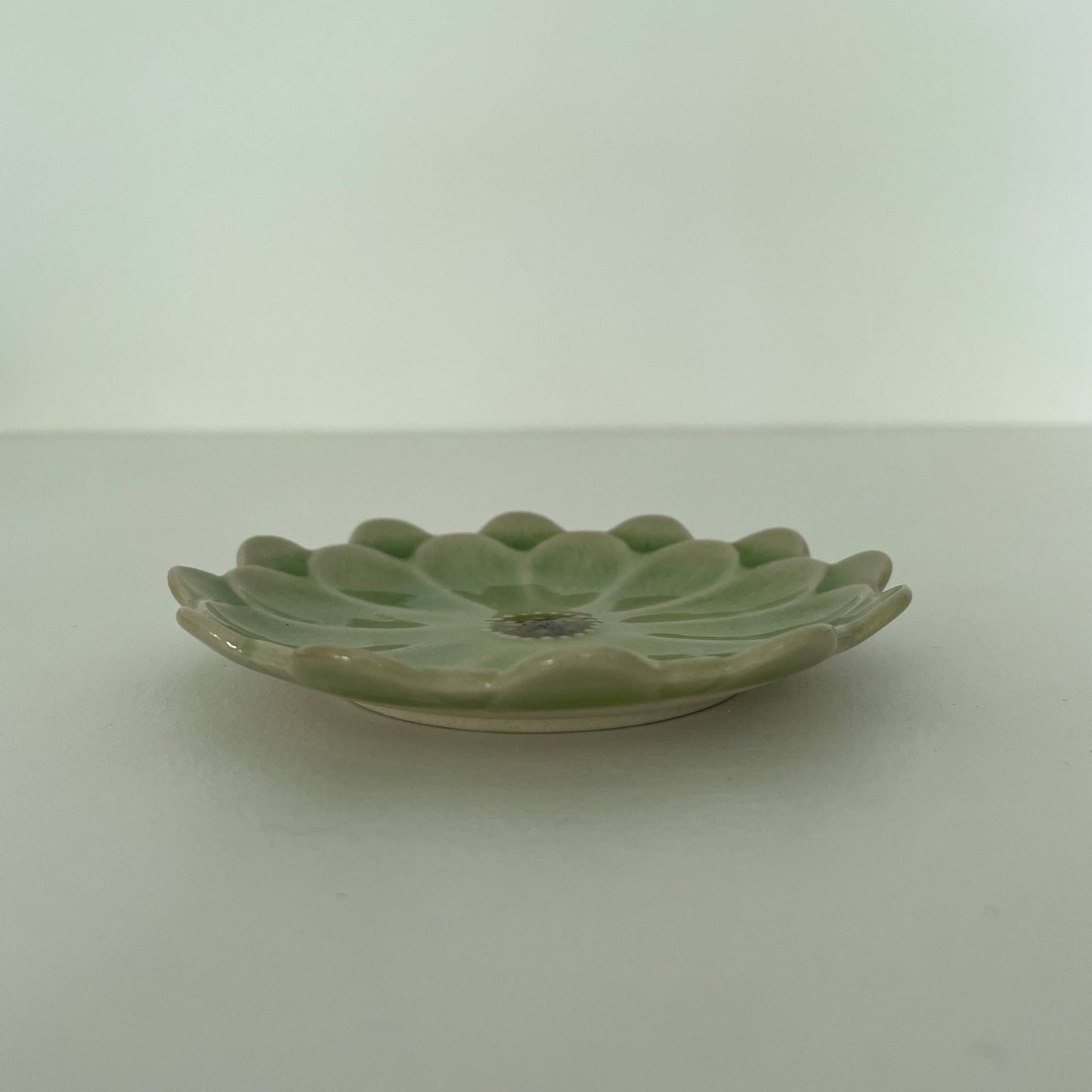 4.5" Handmade small ceramic Japanese daisy flower plate: Mustard