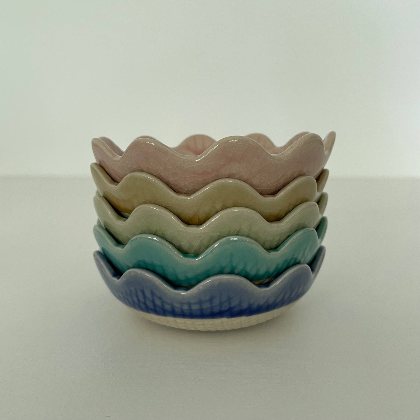 3.5" Handmade small ceramic Japanese daisy flower bowl: Blue