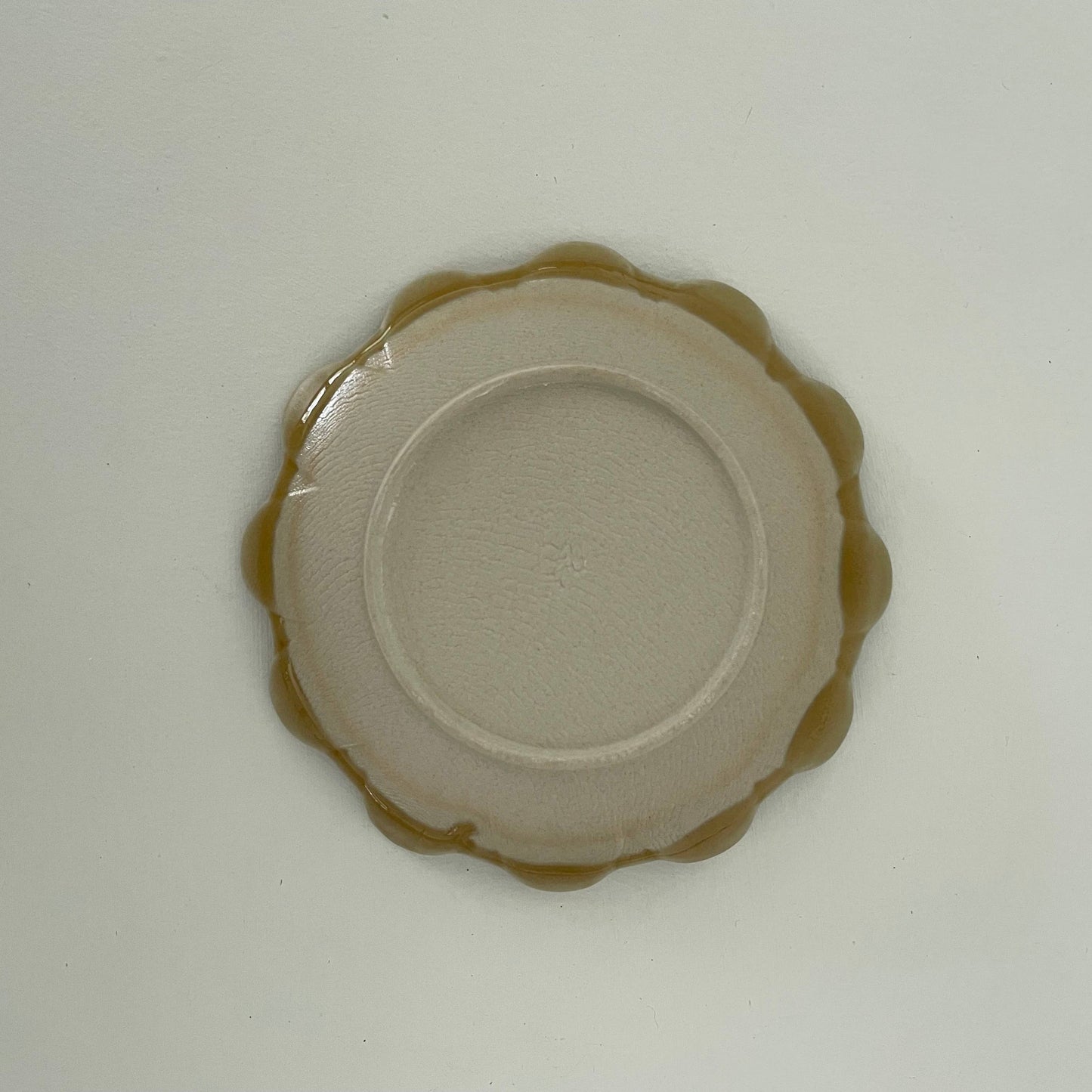 4.5" Handmade small ceramic Japanese daisy flower plate: Mustard