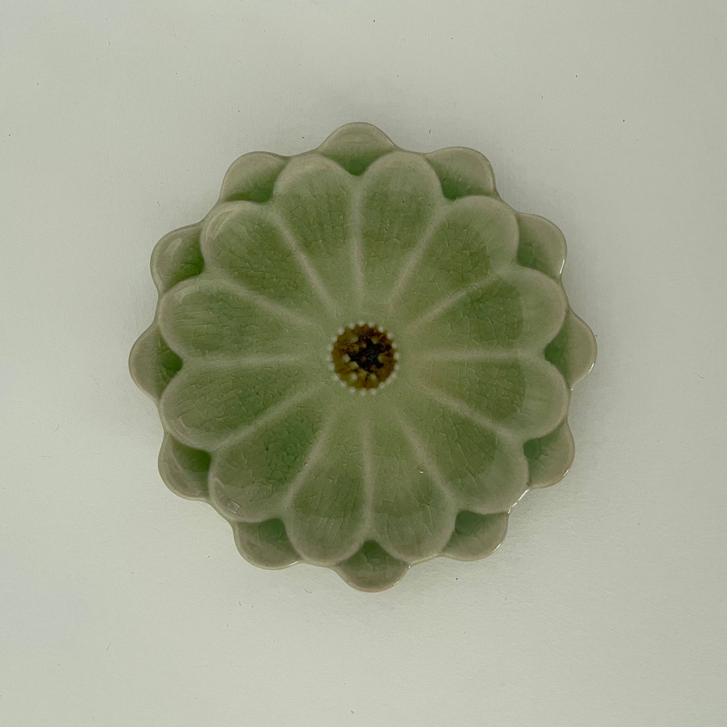4.5" Handmade small ceramic Japanese daisy flower plate: Mustard