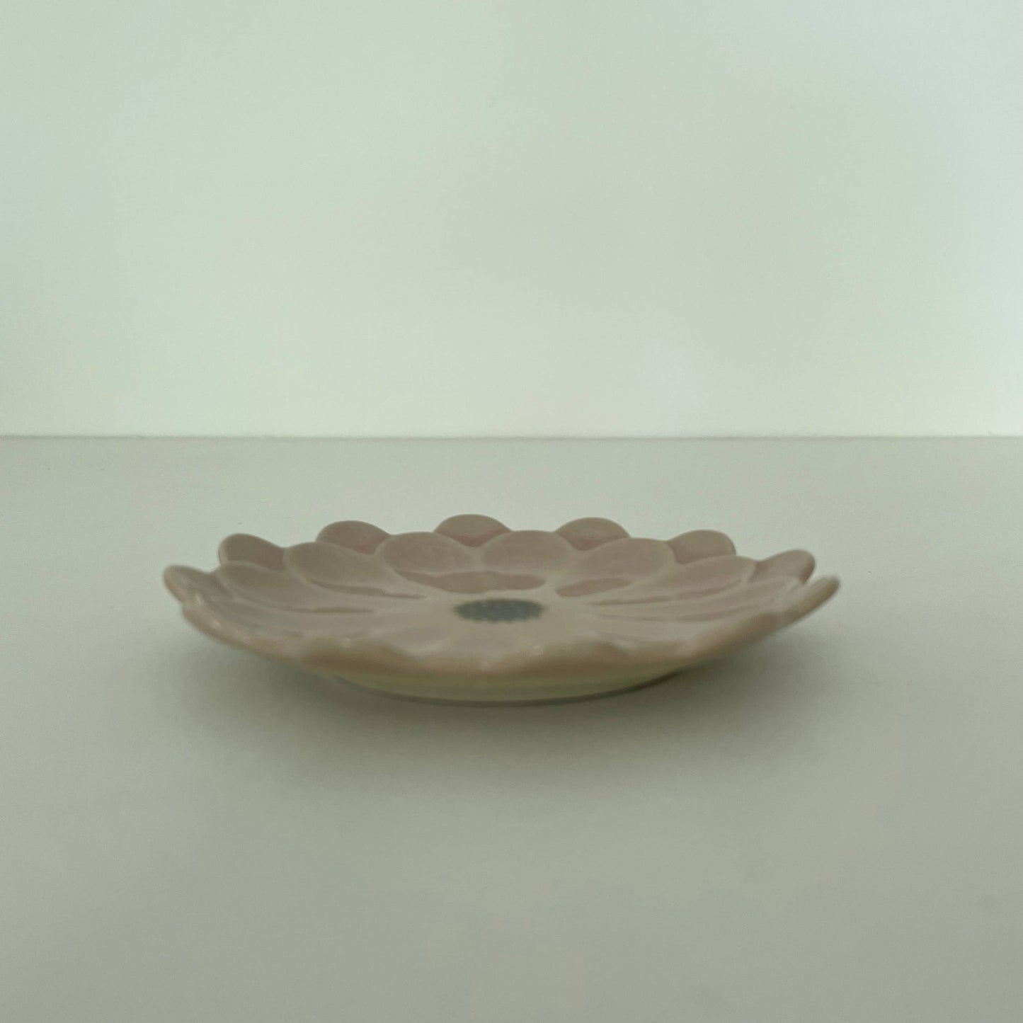 4.5" Handmade small ceramic Japanese daisy flower plate: Mustard
