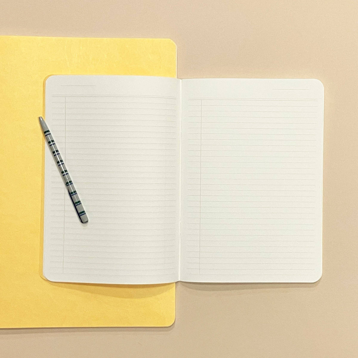 Yellow Cahier Notebook: Dot / A5