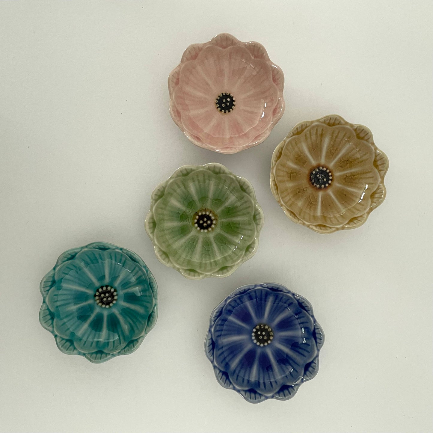 3.5" Handmade small ceramic Japanese daisy flower bowl: Blue