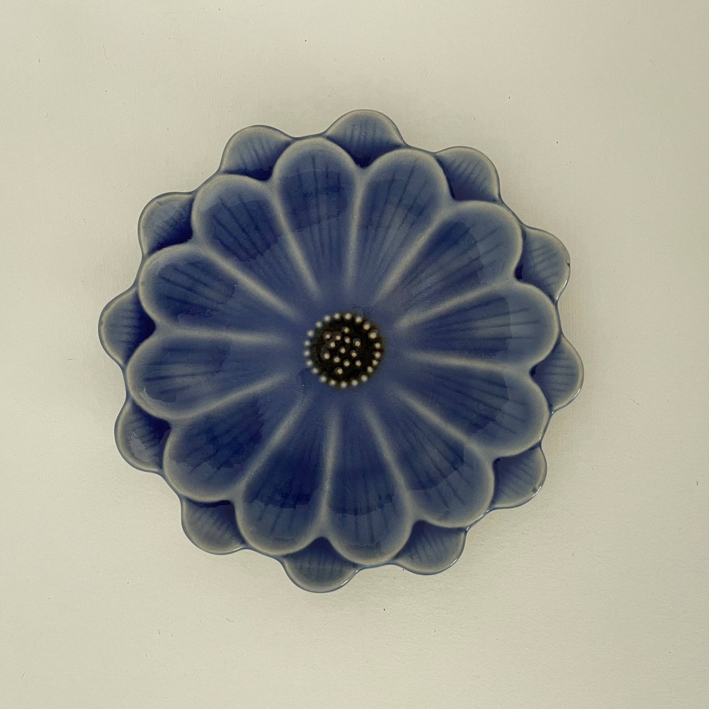 4.5" Handmade small ceramic Japanese daisy flower plate: Mustard